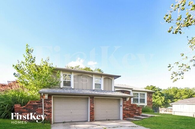 4501 NW Amesbury Pl in Blue Springs, MO - Building Photo - Building Photo