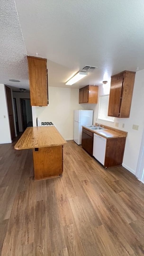 2516 Sabre Ct in Redding, CA - Building Photo - Building Photo