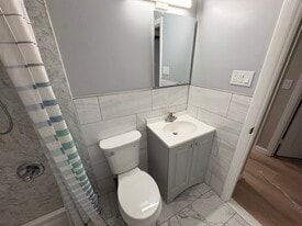 123 Cunningham Ave, Unit 5 in Uniondale, NY - Building Photo