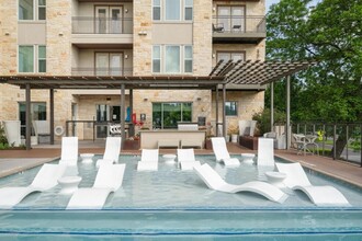 1900 Barton Springs Rd in Austin, TX - Building Photo - Building Photo