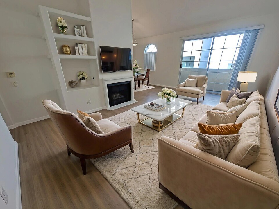 922 Croft Ave in Los Angeles, CA - Building Photo