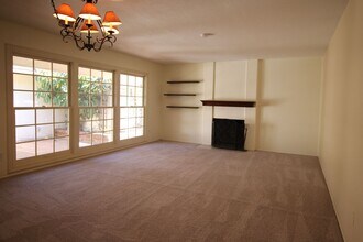 8452 Highwood Dr in San Diego, CA - Building Photo - Building Photo
