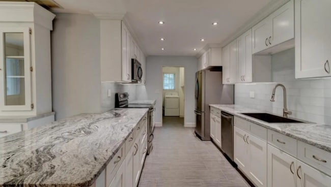 property at 1462 Roosevelt Blvd