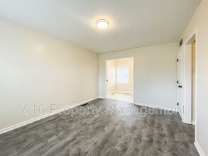 2505 S 52 St in Kansas City, KS - Building Photo - Building Photo