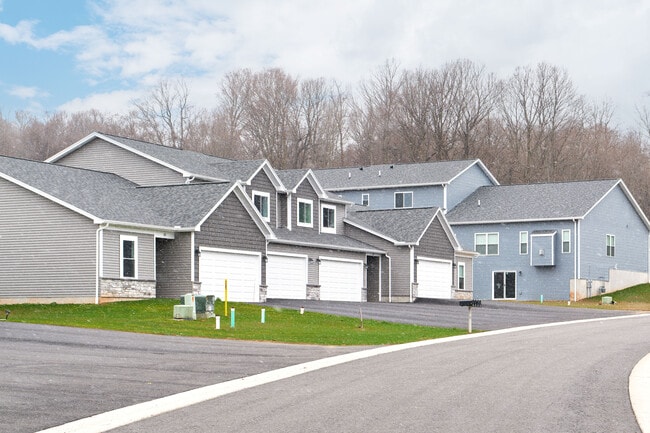 Brandon Woods Townhomes in Brockport, NY - Foto de edificio - Building Photo