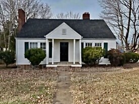 1402 S Main St in Lexington, NC - Building Photo