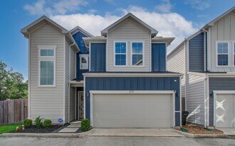 1221 W Tidwell Rd in Houston, TX - Building Photo