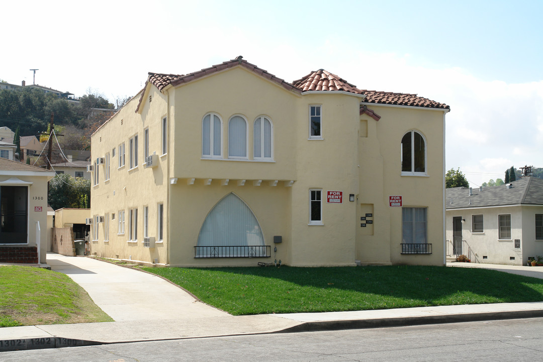 1244 E Acacia Ave in Glendale, CA - Building Photo