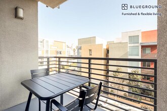 1724 Highland Ave in Los Angeles, CA - Building Photo - Building Photo