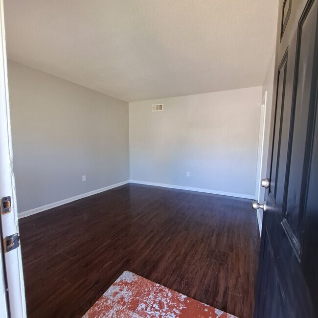 1181 Canary Ln in Memphis, TN - Building Photo - Building Photo