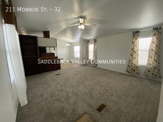 211 Monroe St in Rawlins, WY - Building Photo - Building Photo