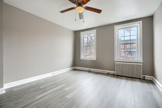 4243 Shamrock Ave in Baltimore, MD - Foto de edificio - Building Photo