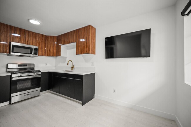 920 Everett St. in Los Angeles, CA - Foto de edificio - Building Photo