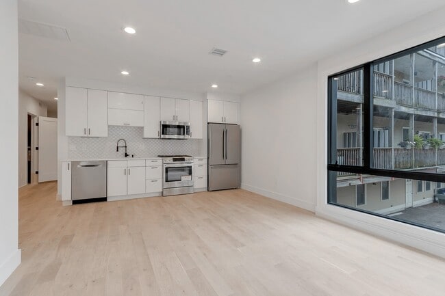property at 148 W 9th St