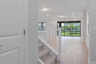 4443 Providence Wy in Oakland Park, FL - Building Photo - Building Photo