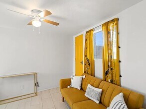 1017 Maple St in El Paso, TX - Building Photo - Building Photo