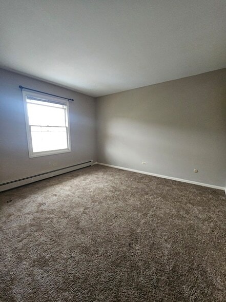 33 N Jane Dr, Unit 4 in Elgin, IL - Building Photo - Building Photo