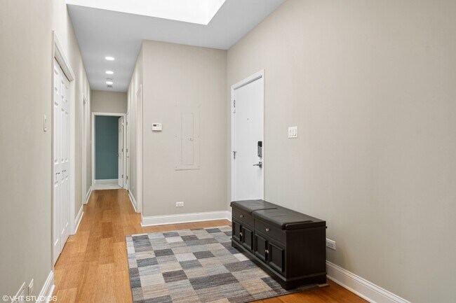 1 Renaissance Pl in Palatine, IL - Building Photo - Building Photo