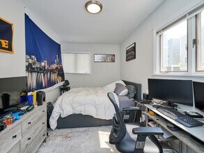 241 E St, Unit 1 in Boston, MA - Building Photo - Building Photo