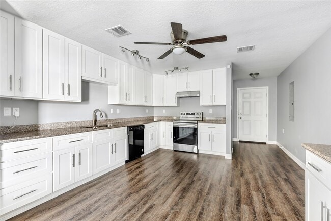 property at 520 E Defee Ave