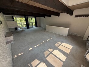 2091 Penguin Ave in Coventry Township, OH - Foto de edificio - Building Photo