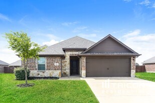 636 Excelsior Dr in Waxahachie, TX - Building Photo