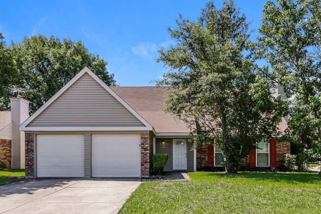 2533 Bentley Dr