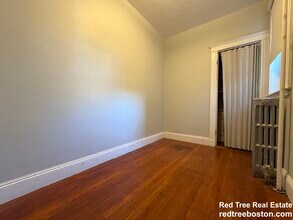 321 S Huntington Ave in Boston, MA - Building Photo - Building Photo