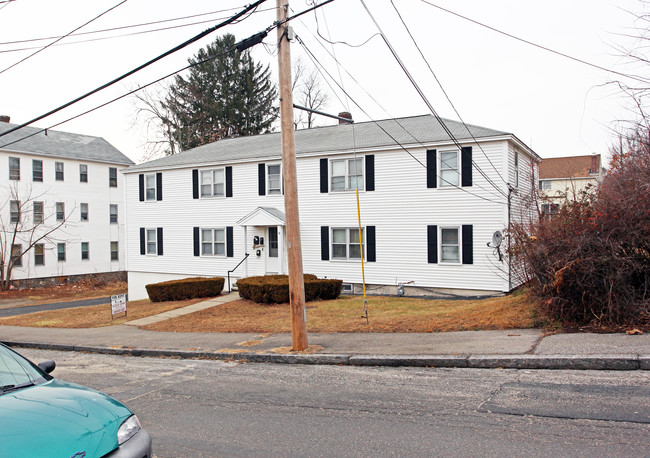 19 Greendale Ave in Worcester, MA - Foto de edificio - Building Photo