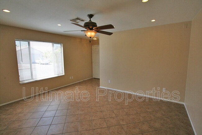 4705 N 84th Dr in Phoenix, AZ - Building Photo - Building Photo