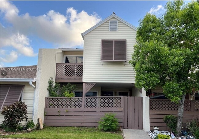 property at 4952 N Hemingway Cir