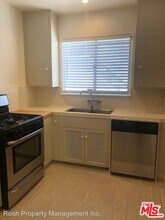 10502 Ayres Ave in Los Angeles, CA - Building Photo - Building Photo