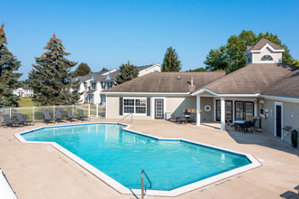 Willow Ridge Apartments in Ypsilanti, MI - Foto de edificio - Building Photo