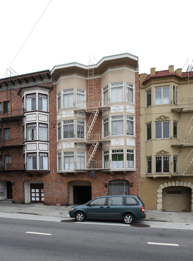 2825 Van Ness Ave in San Francisco, CA - Foto de edificio - Building Photo