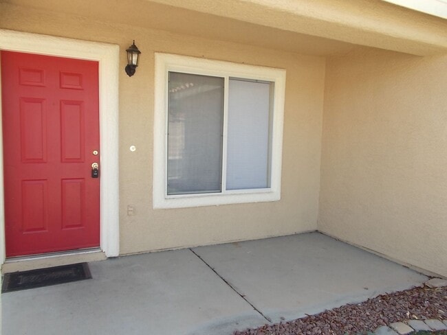 901 Oak Island Dr in North Las Vegas, NV - Building Photo - Building Photo