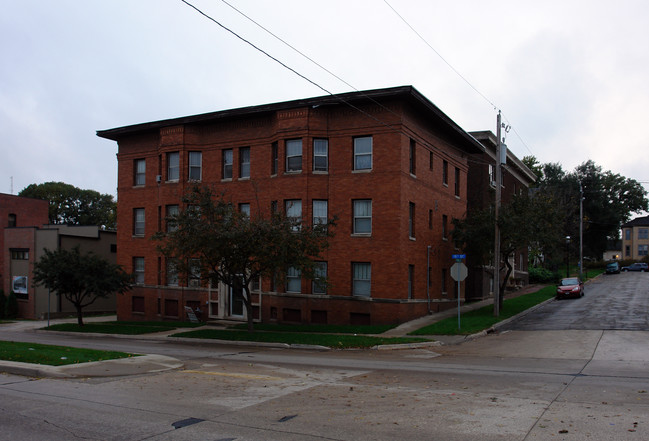 Navarre Apartments in Des Moines, IA - Building Photo - Building Photo