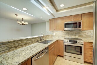 2940 76th Ave SE in Mercer Island, WA - Building Photo - Building Photo