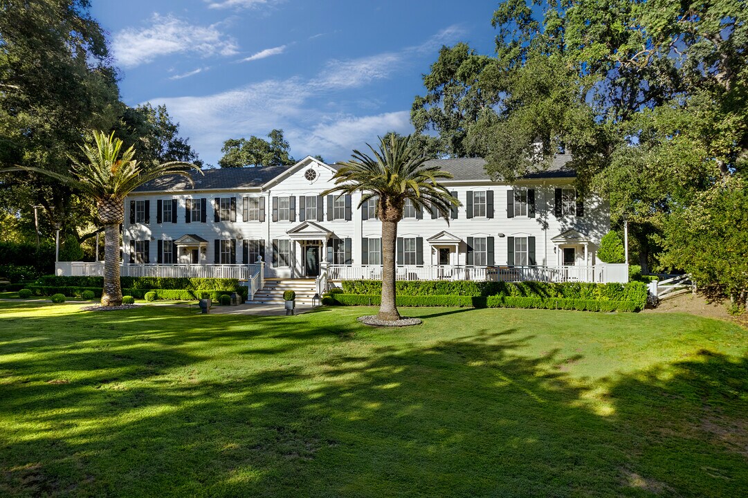 989 Rutherford Rd in Napa, CA - Building Photo