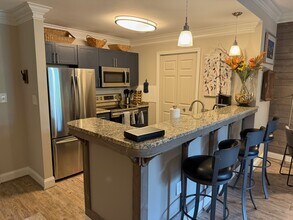 10 E Washington St, Unit 2h in Greenville, SC - Building Photo - Building Photo