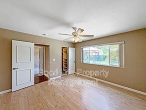 1429 Esperanza Way in Escondido, CA - Building Photo - Building Photo