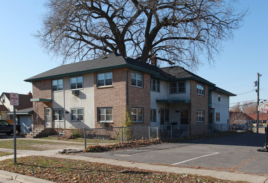 4032 Van Buren St in Columbia Heights, MN - Building Photo