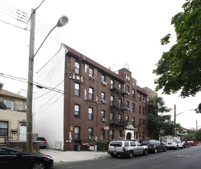 945 E 26th St in Brooklyn, NY - Foto de edificio - Building Photo