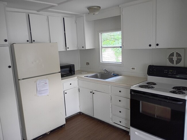 767 Espanola Ave in Ormond Beach, FL - Building Photo - Building Photo