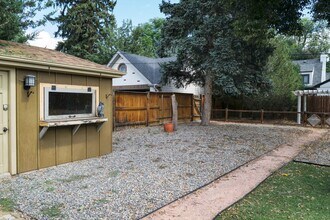 1040 Newport St in Denver, CO - Building Photo - Building Photo