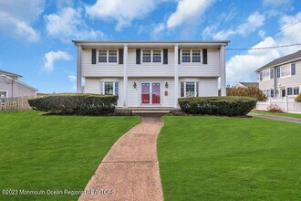 7 Howell Ave in Spring Lake, NJ - Building Photo - Building Photo