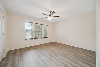 17610 Prospect Meadows Dr in Houston, TX - Building Photo - Building Photo