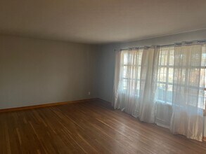 2006 White St in York, PA - Building Photo - Building Photo