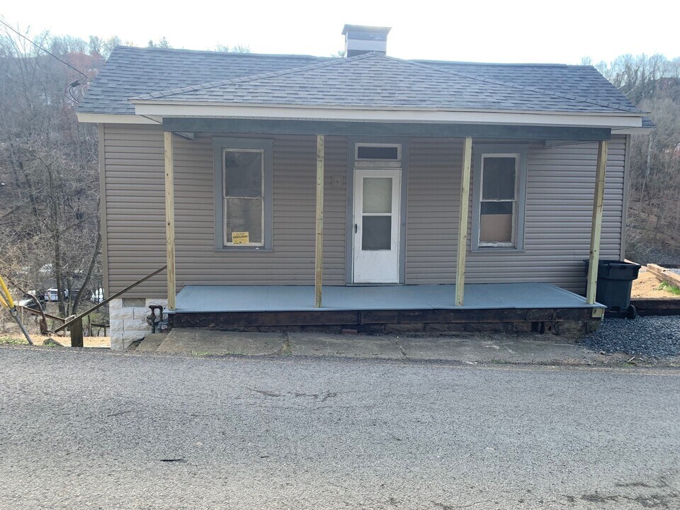 69 Mason St in Morgantown, WV - Building Photo