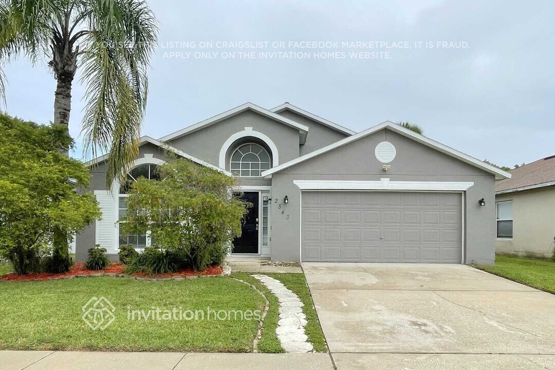 2543 Dwyer Ln in Lake Mary, FL - Foto de edificio