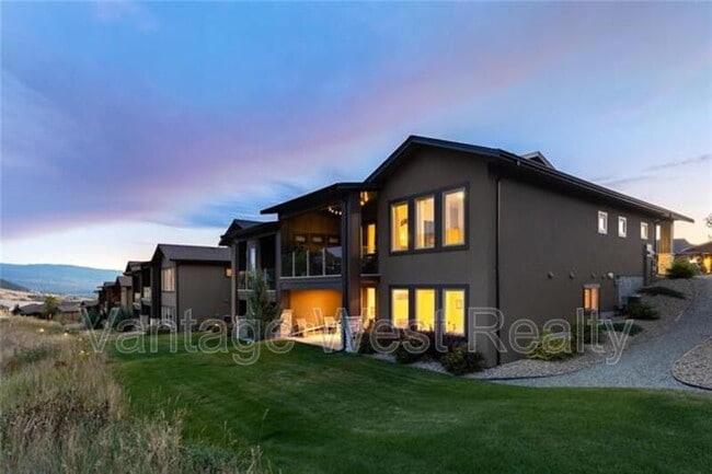 1836-1836 Tower Ranch Blvd in Kelowna, BC - Building Photo - Building Photo